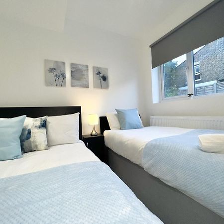 Charming 3-Bed Flat In Shepherds Bush - Sleeps 9 Londra Exterior foto