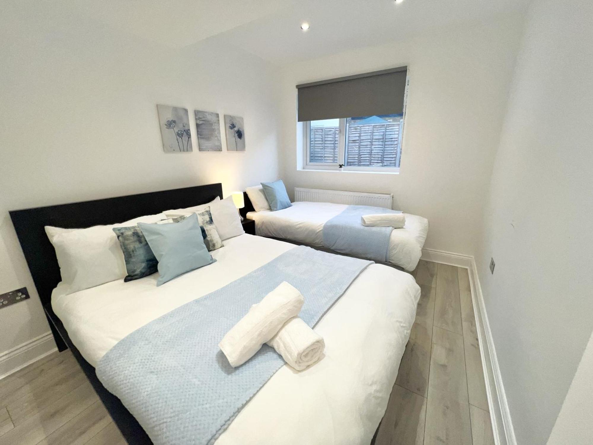 Charming 3-Bed Flat In Shepherds Bush - Sleeps 9 Londra Exterior foto