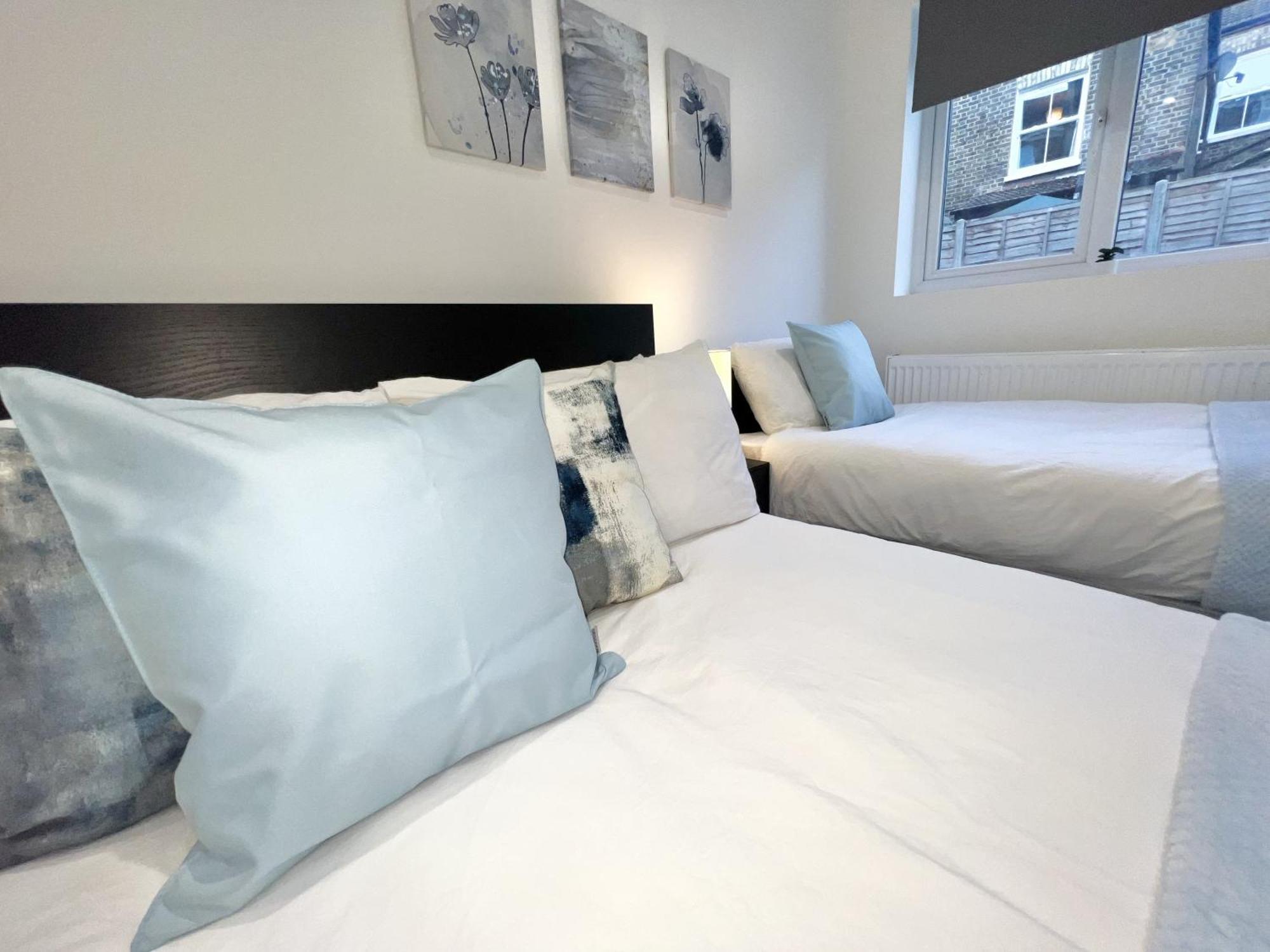 Charming 3-Bed Flat In Shepherds Bush - Sleeps 9 Londra Exterior foto