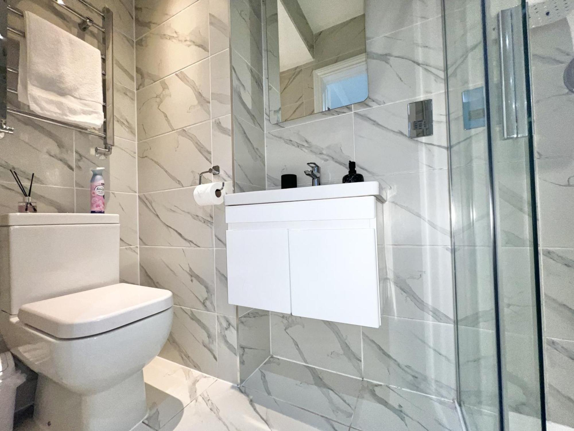 Charming 3-Bed Flat In Shepherds Bush - Sleeps 9 Londra Exterior foto