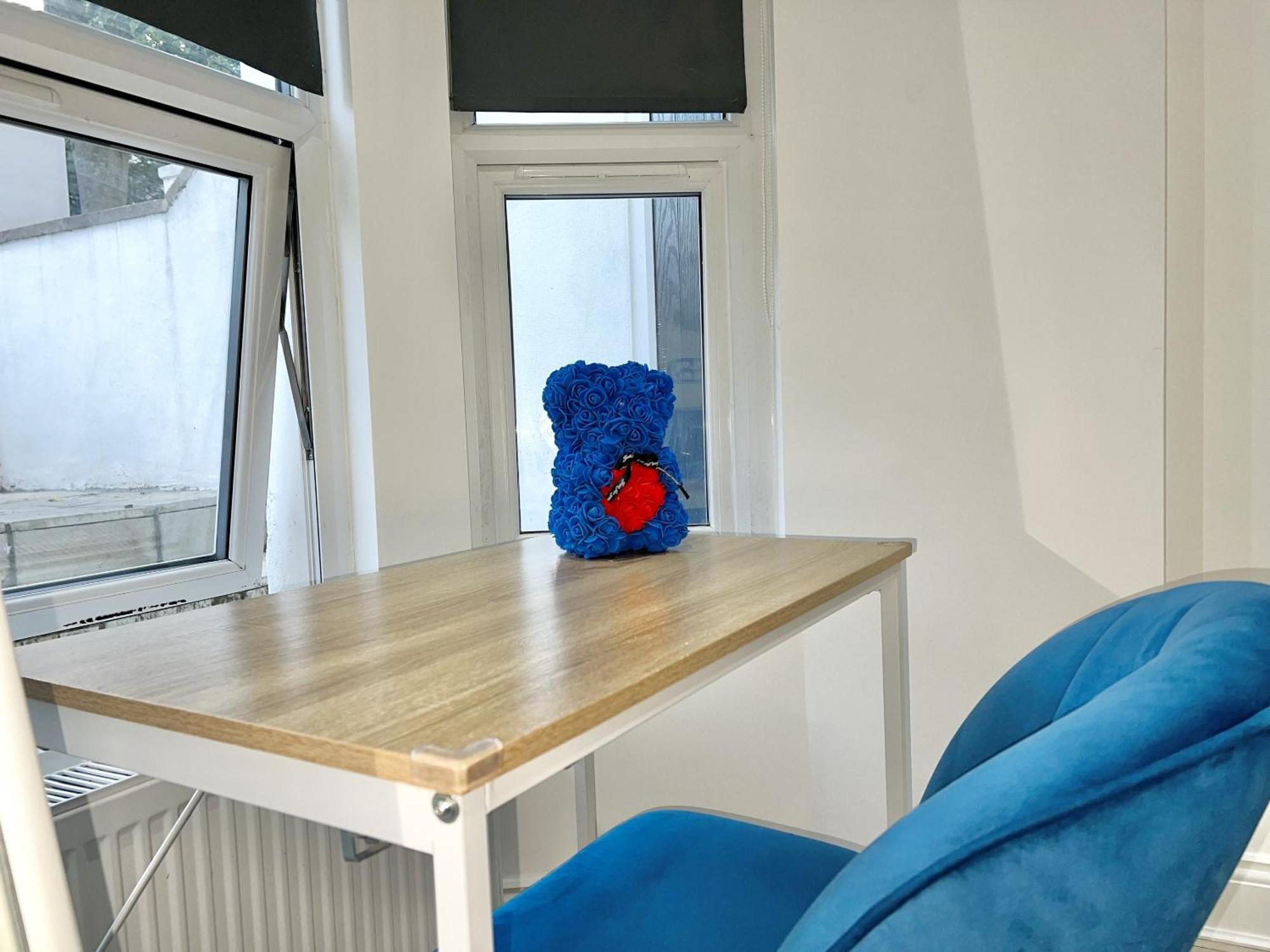 Charming 3-Bed Flat In Shepherds Bush - Sleeps 9 Londra Exterior foto